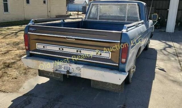 Image of Ford F-100 equipment image 4