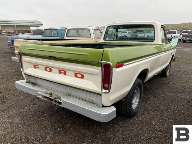 Image of Ford F-100 equipment image 3
