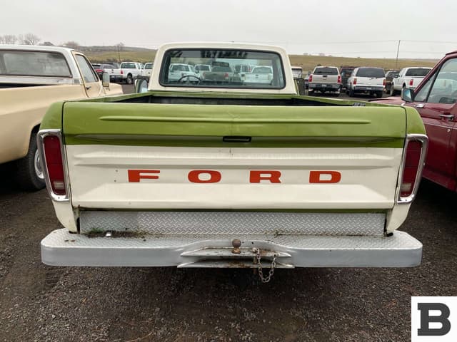 Image of Ford F-100 equipment image 2