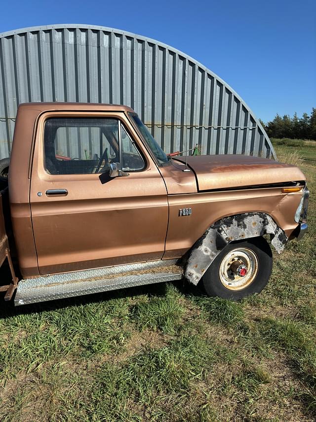 Image of Ford F-250 equipment image 4