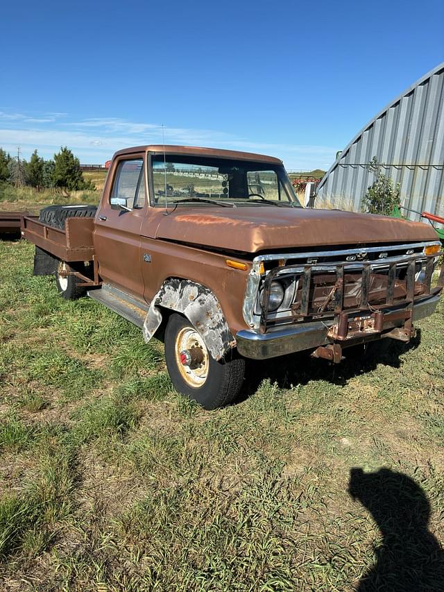 Image of Ford F-250 equipment image 2