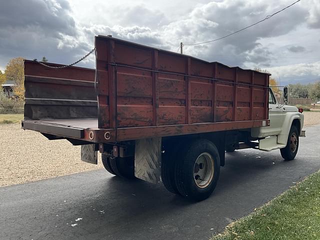 Image of Ford F600 equipment image 4