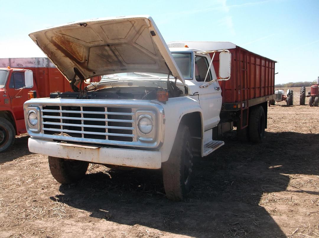 Image of Ford F600 Image 0