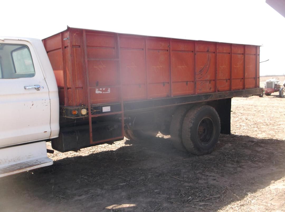 Image of Ford F600 Image 1