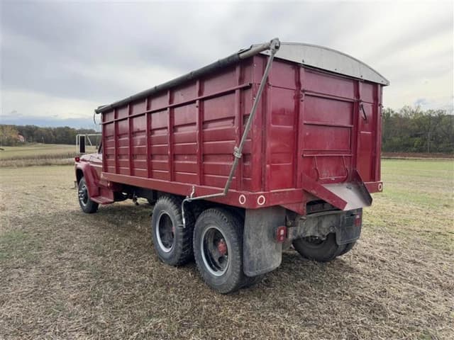 Image of Ford F600 equipment image 2