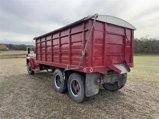 Image of Ford F-600 equipment image 2