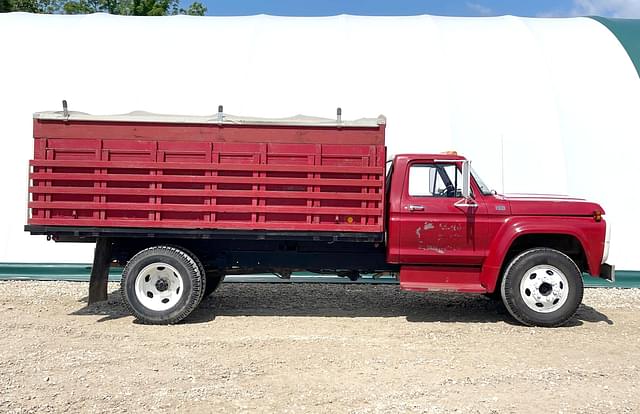 Image of Ford F-600 equipment image 3