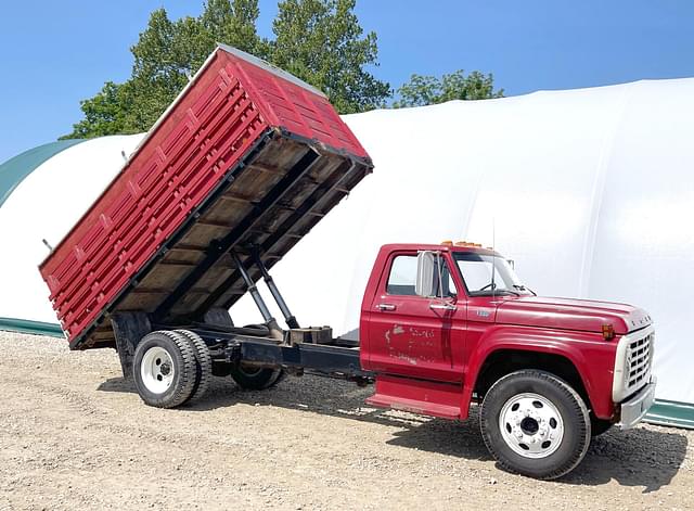 Image of Ford F-600 equipment image 2