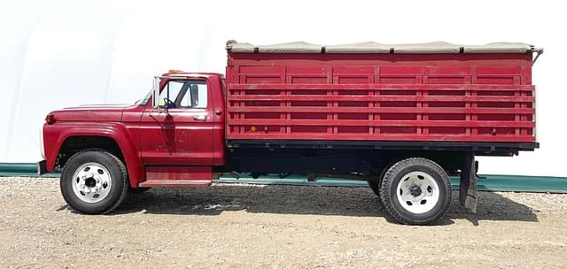 Image of Ford F-600 equipment image 4