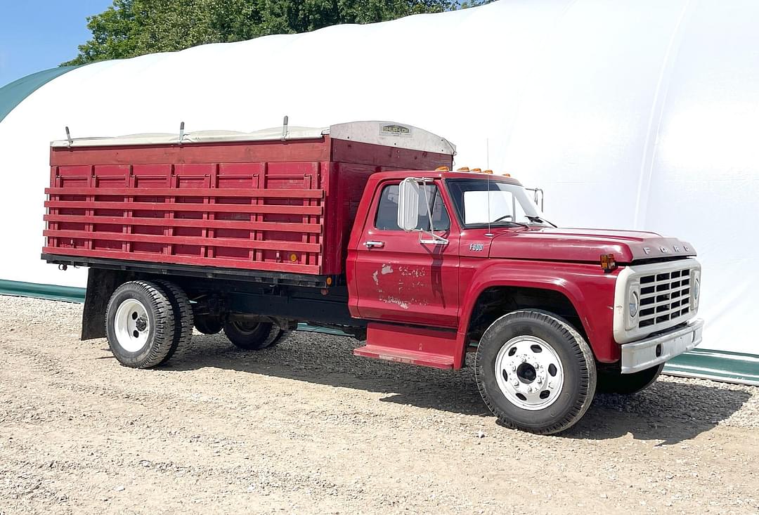 Image of Ford F-600 Primary image