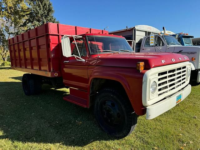 Image of Ford F-600 equipment image 3