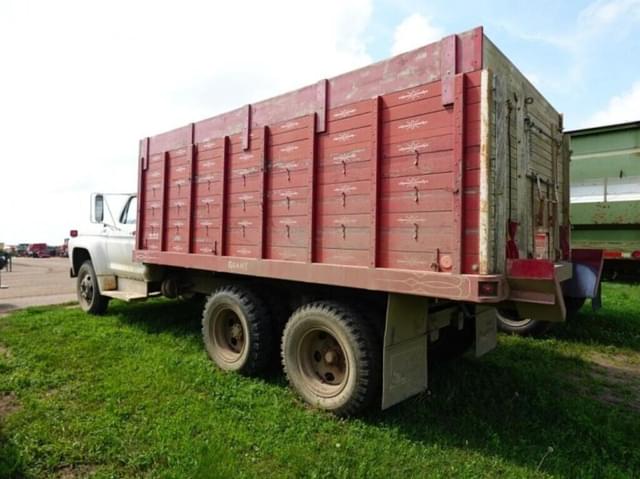 Image of Ford F-600 equipment image 3