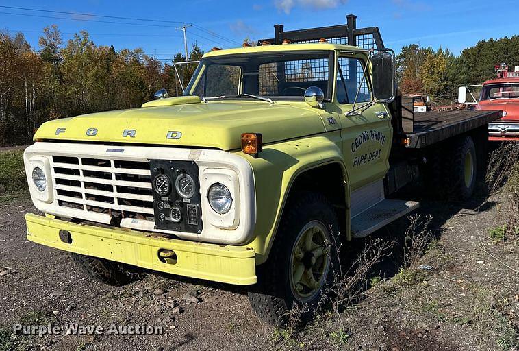 Image of Ford F-750 Primary image