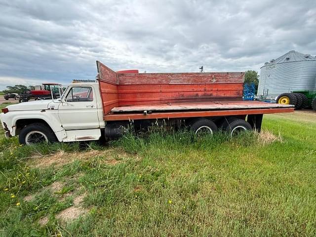 Image of Ford F-750 equipment image 1