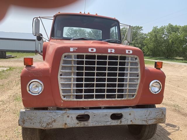 Image of Ford F-800 equipment image 2