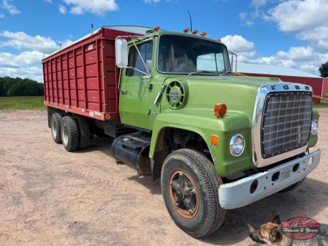Image of Ford F-880 equipment image 4