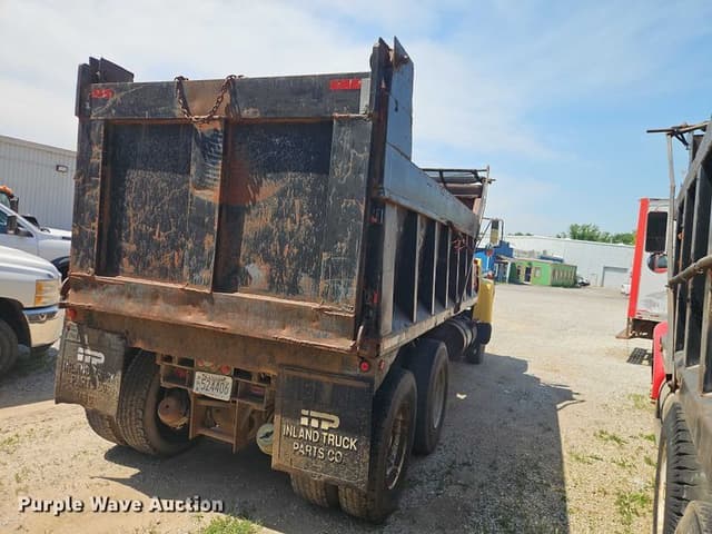 Image of Ford L9000 equipment image 3