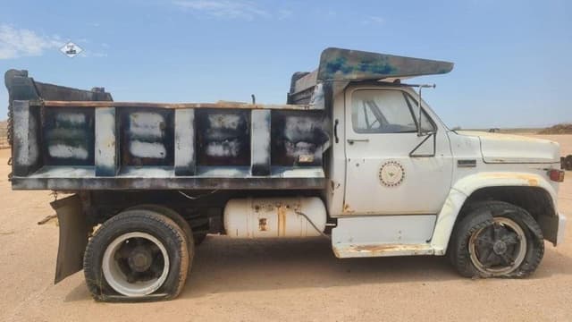 Image of GMC 2500 equipment image 1