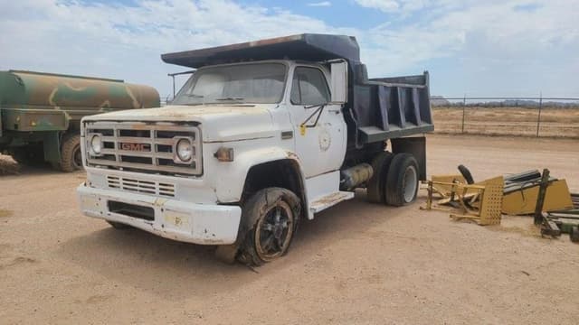 Image of GMC 2500 equipment image 4