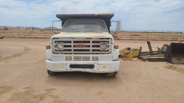 Image of GMC 2500 equipment image 3