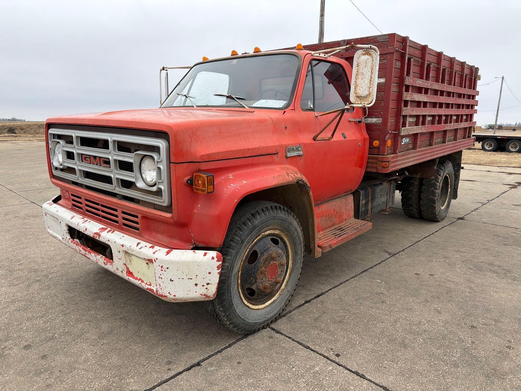 1974 GMC 5000 Equipment Image0