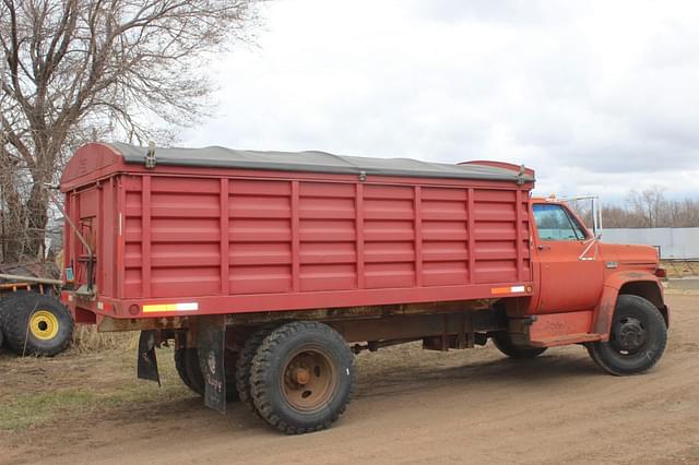Image of GMC 6000 equipment image 3