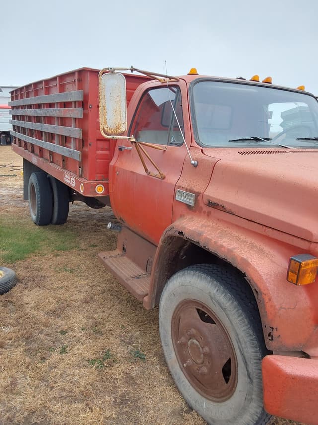 Image of GMC 6000 equipment image 2