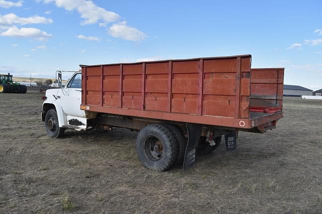 Image of GMC 6000 equipment image 3
