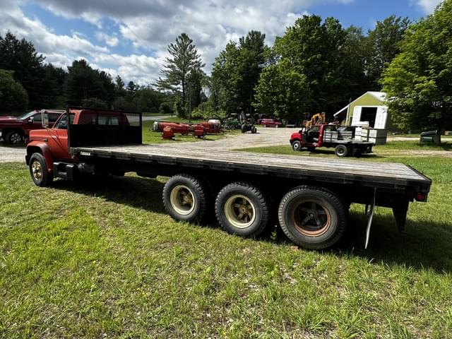Image of GMC TopKick C6500 equipment image 2
