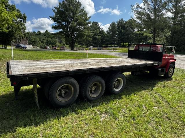 Image of GMC TopKick C6500 equipment image 4
