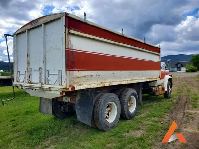 Image of GMC 6500 equipment image 4
