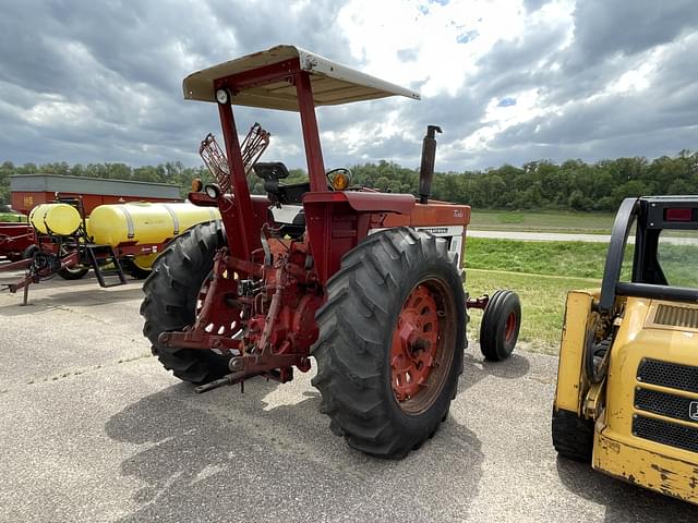 Image of International Harvester 1066 equipment image 3