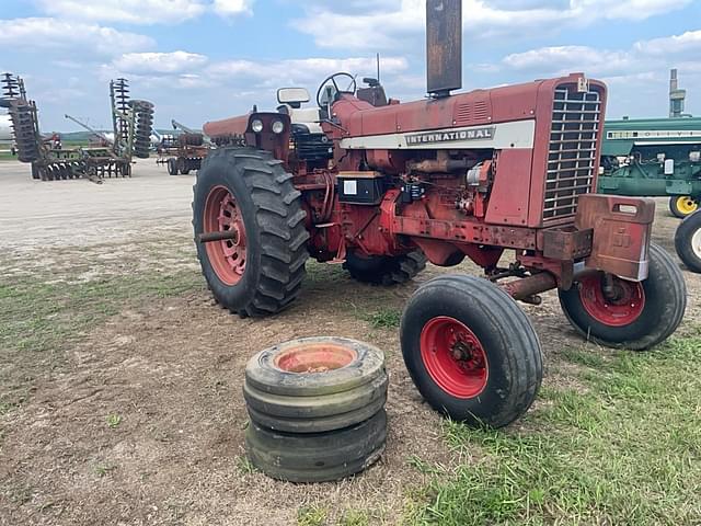 Image of International Harvester 856 equipment image 1