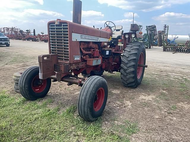 Image of International Harvester 856 equipment image 2