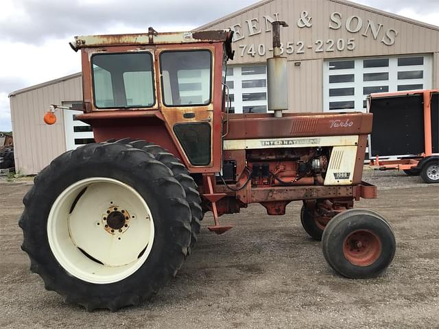 Image of International Harvester 1066 equipment image 2