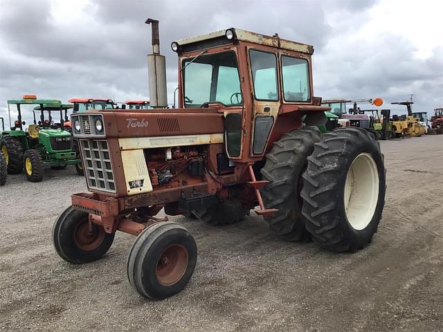 Image of International Harvester 1066 equipment image 1