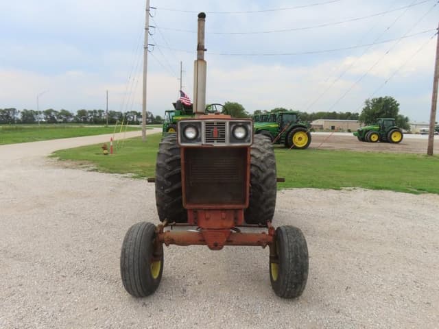 Image of International Harvester 1066 equipment image 2