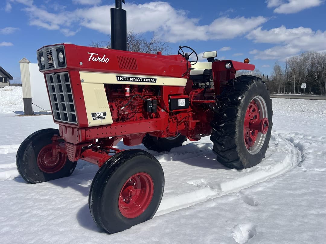 Image of International Harvester 1066 Primary image