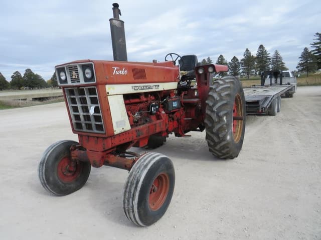 Image of International Harvester 1066 equipment image 1