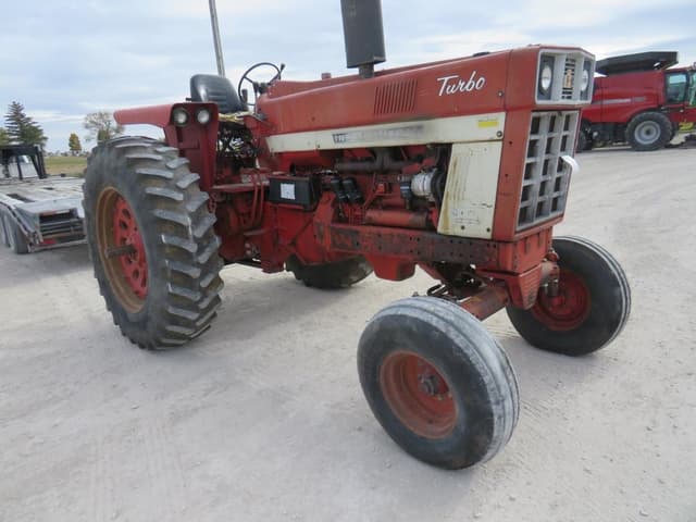 Image of International Harvester 1066 equipment image 3