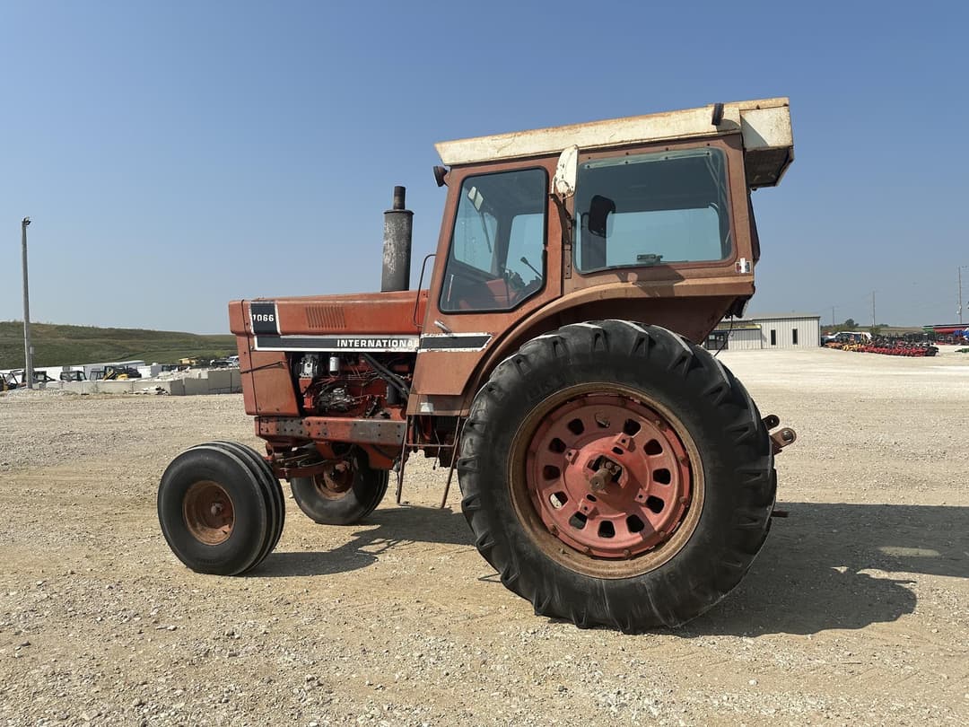 Image of International Harvester 1066 Primary image