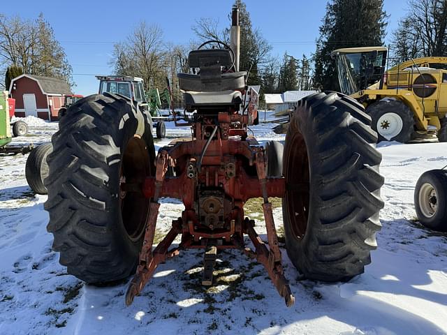 Image of International Harvester 1066 equipment image 4