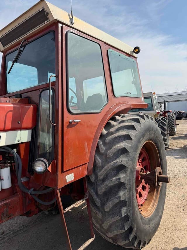 Image of International Harvester 1466 equipment image 2