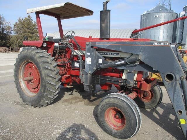 1974 International Harvester 1466 Equipment Image0