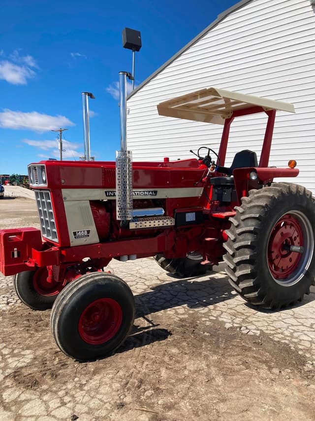 Image of International Harvester 1468 equipment image 1