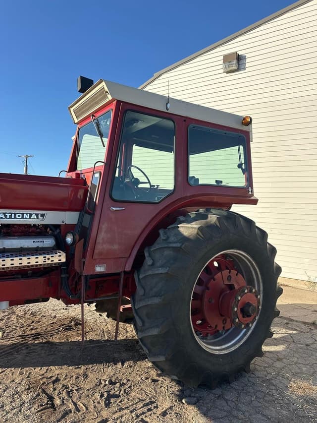 Image of International Harvester 1568 equipment image 3