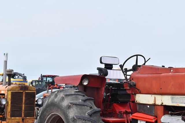 Image of International Harvester 1568 equipment image 4