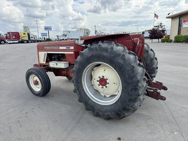 Image of International Harvester 574 equipment image 2