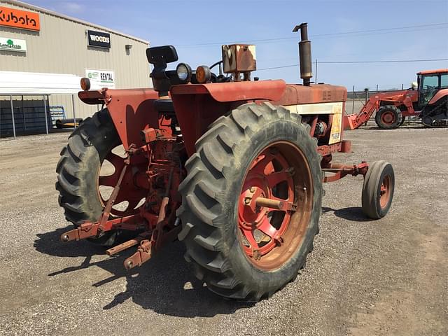 Image of International Harvester 666 equipment image 4