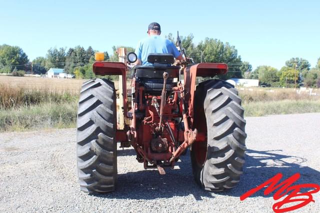 Image of International Harvester 666 equipment image 3